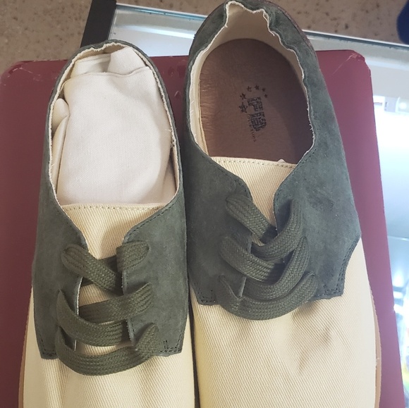 Beand new comfortable casual two tone shoes - Picture 8 of 8